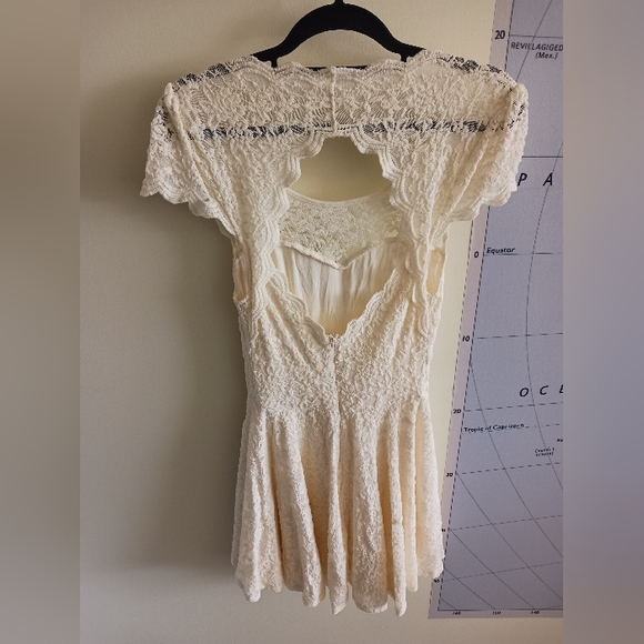 GUESS white lace dress - Picture 2 of 4